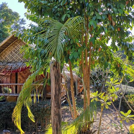 Phuhaya Bamboo Bungalows Ko Lanta Zewnętrze zdjęcie