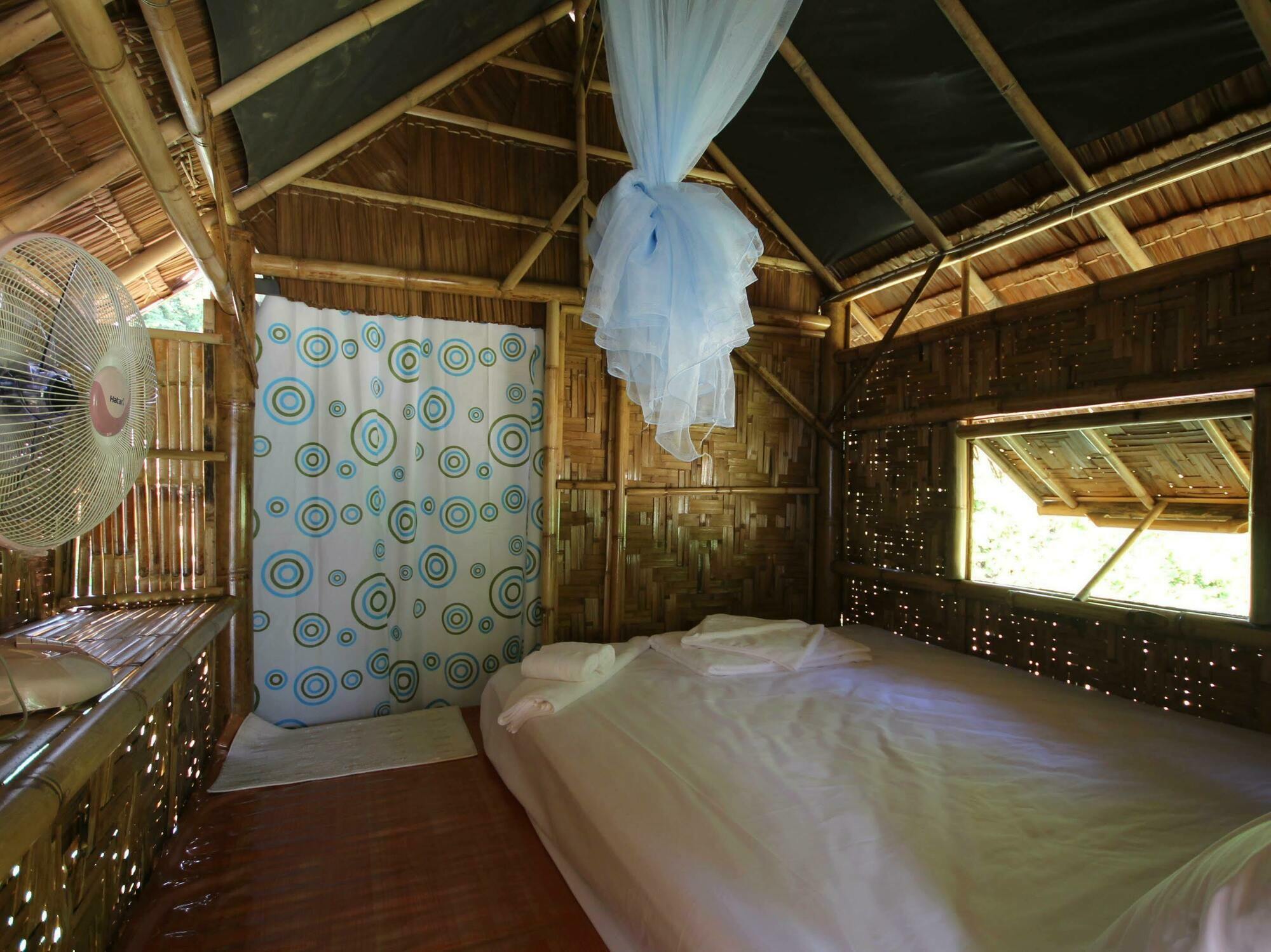Phuhaya Bamboo Bungalows Ko Lanta Zewnętrze zdjęcie