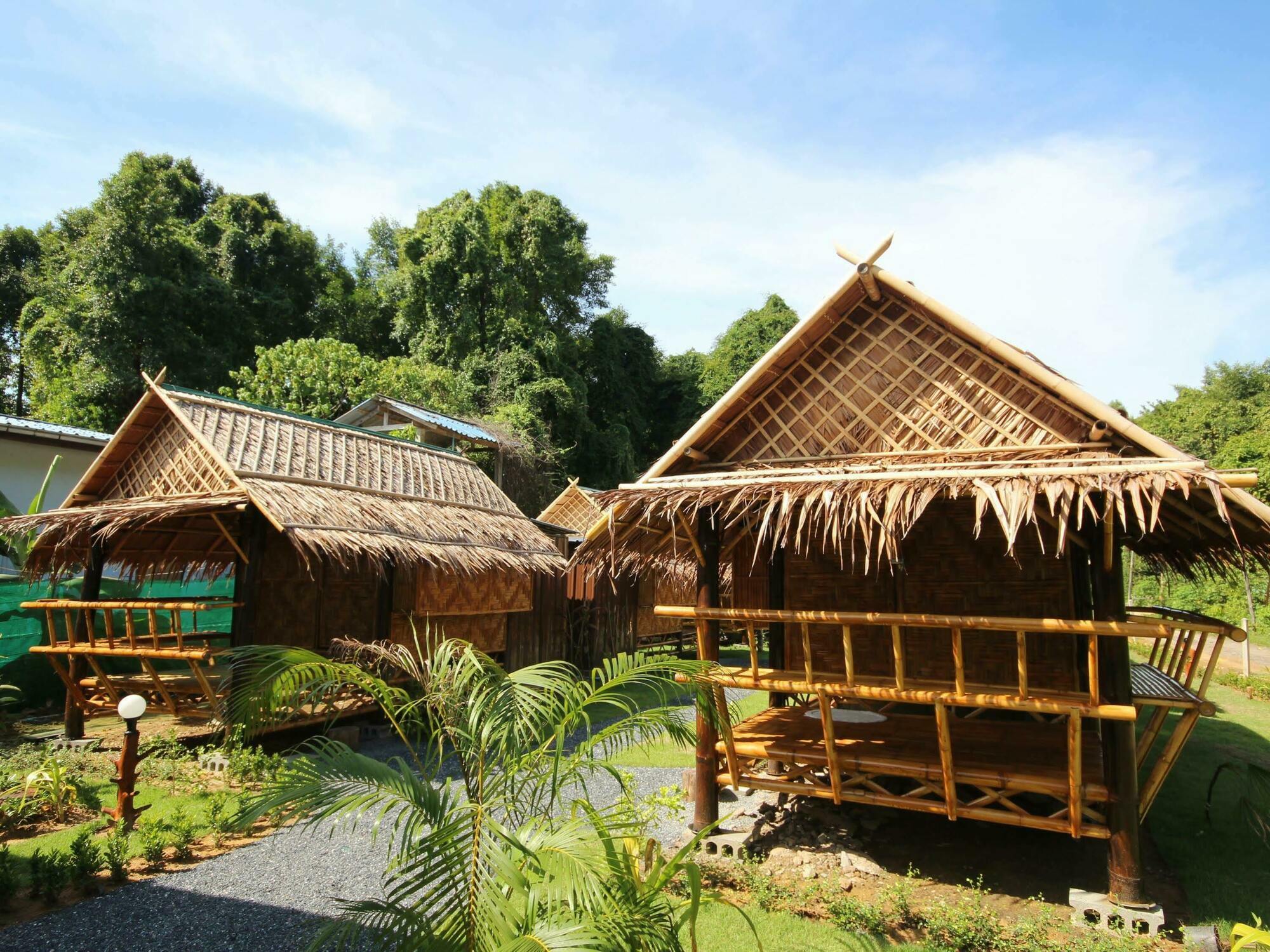 Phuhaya Bamboo Bungalows Ko Lanta Zewnętrze zdjęcie