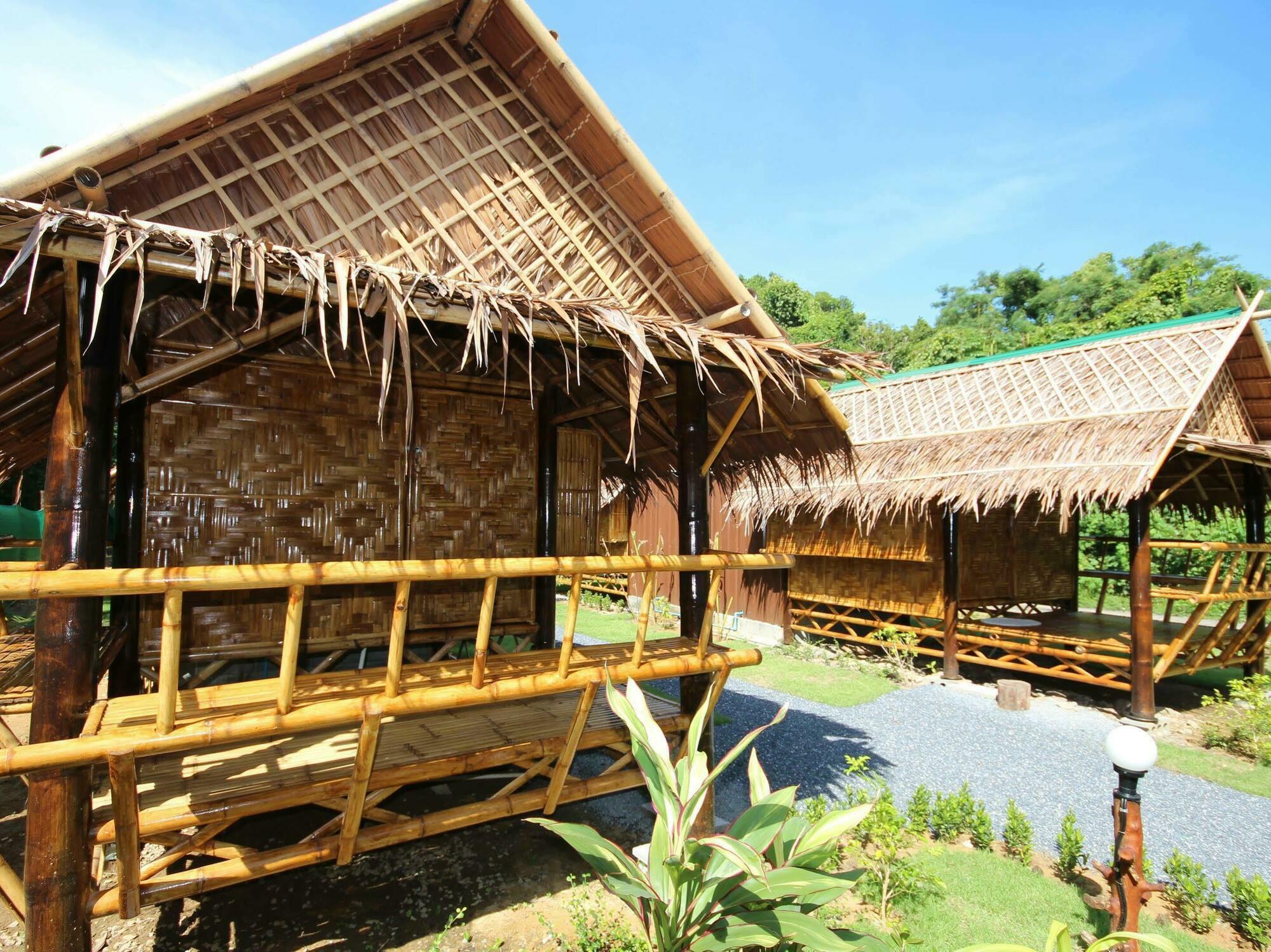 Phuhaya Bamboo Bungalows Ko Lanta Zewnętrze zdjęcie